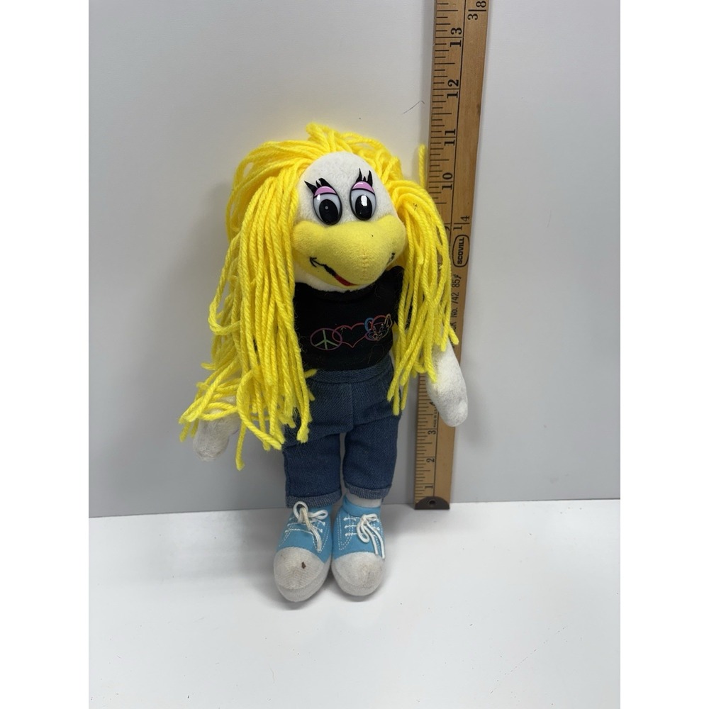 Helen Henny Plush: Chuck E. Cheese ShowBiz Pizza – Peace Shirt & Jeans 2011